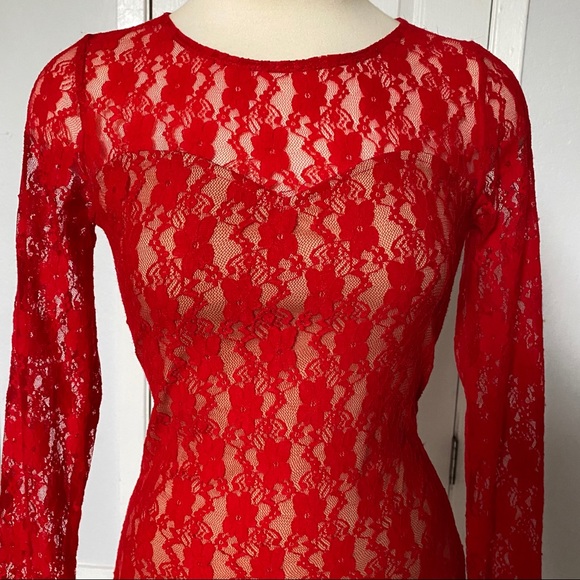 Red long sleeve dress - Picture 2 of 5